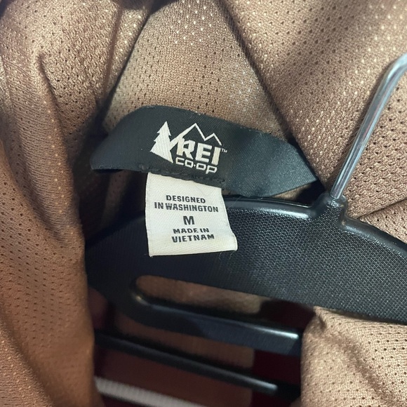 REI Women's Bold orange windbreaker - Picture 5 of 13